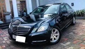 Mercedes-Benz E200 W212 2010 Car (Used)