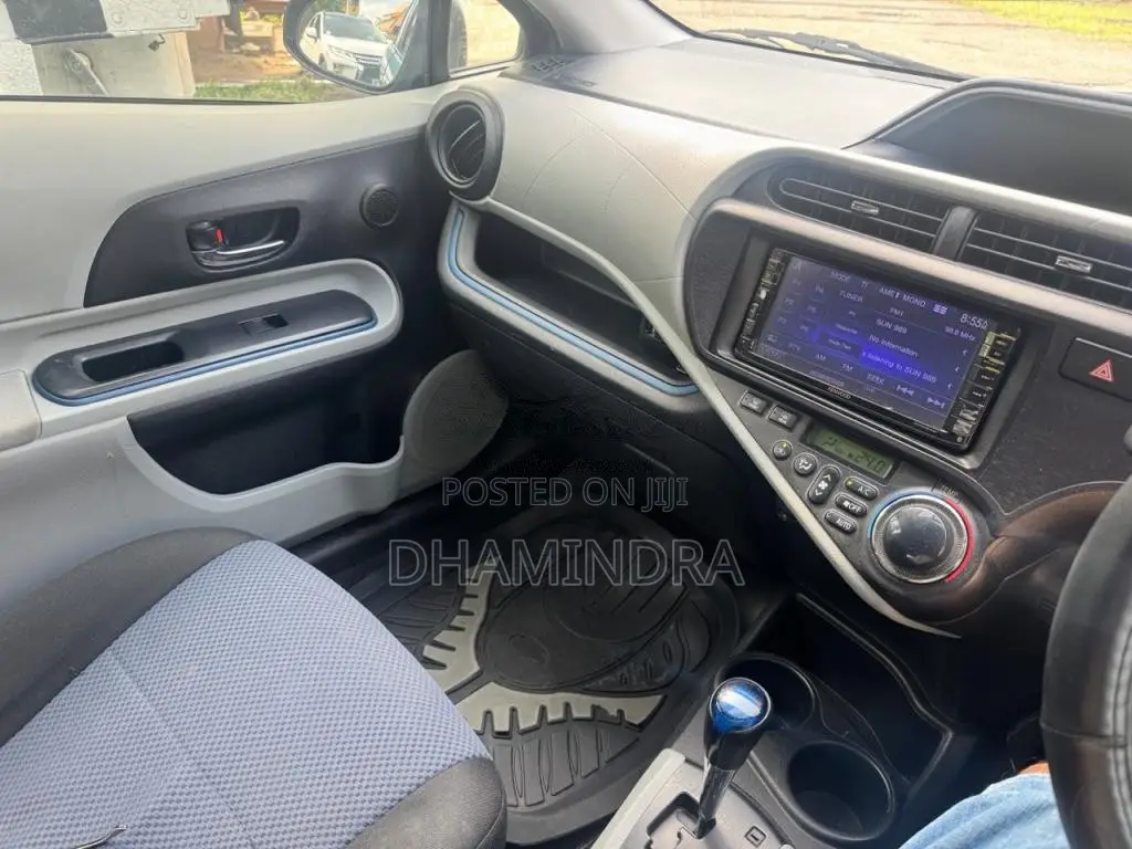 Toyota Aqua 2014 Car (Used)