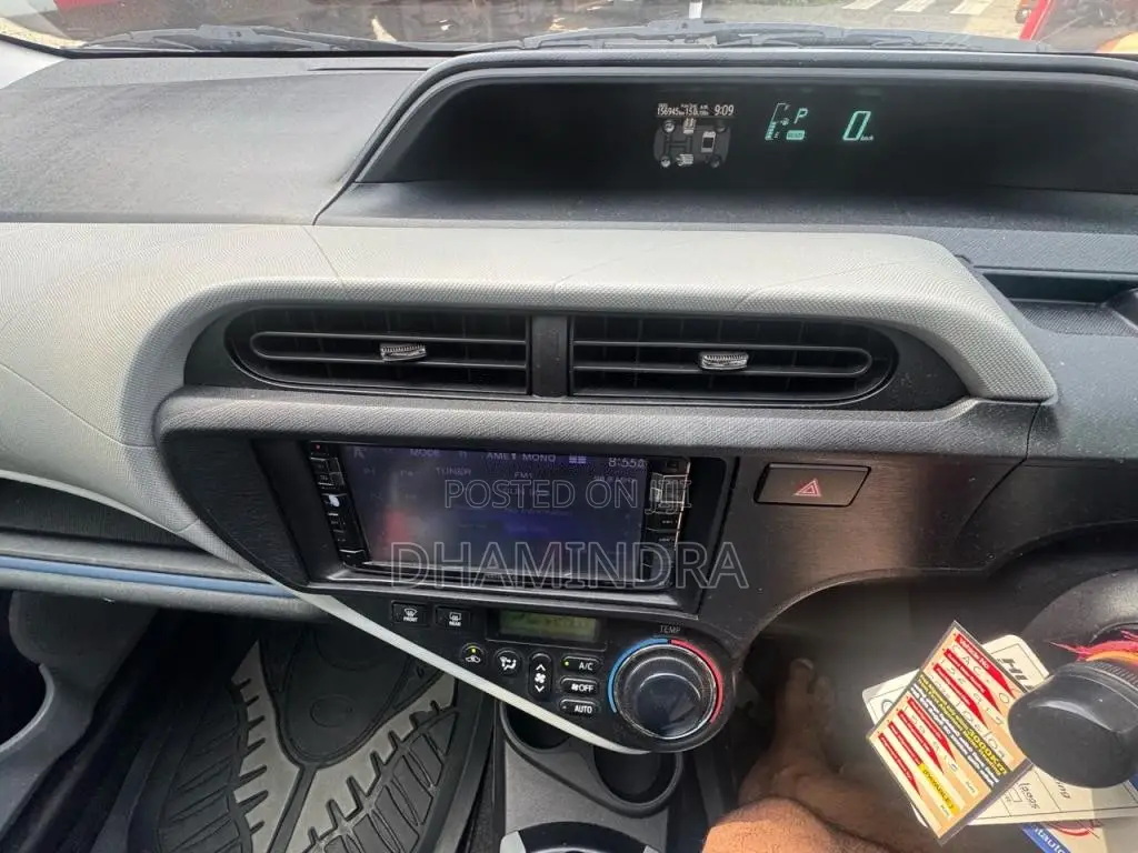 Toyota Aqua 2014 Car (Used)
