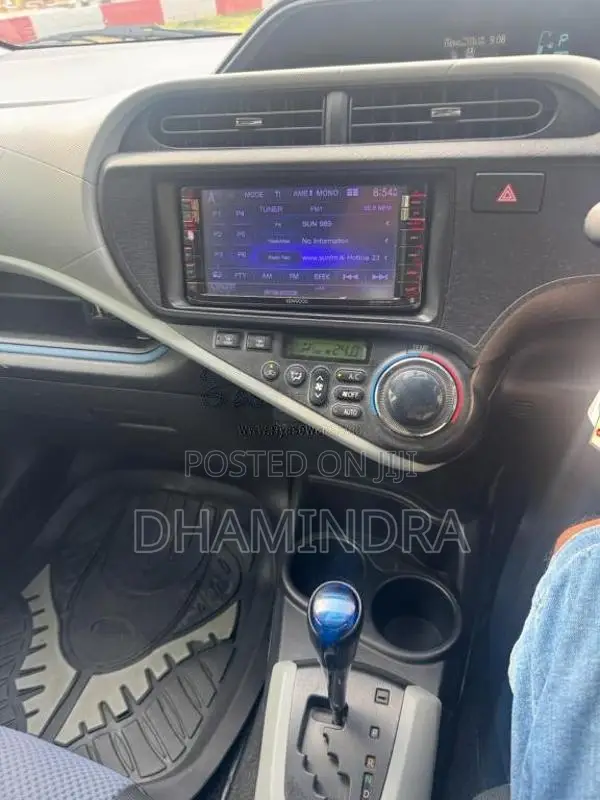 Toyota Aqua 2014 Car (Used)