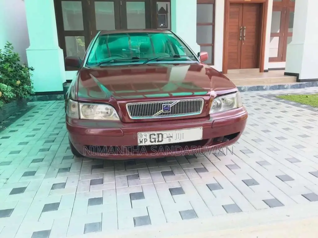 Volvo S40 2000 Car (Used)