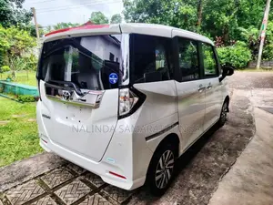 Toyota Roomy Custom G 2023 Car Unregistered (Recondition)