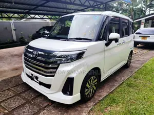 Toyota Roomy Custom G 2023 Car Unregistered (Recondition)