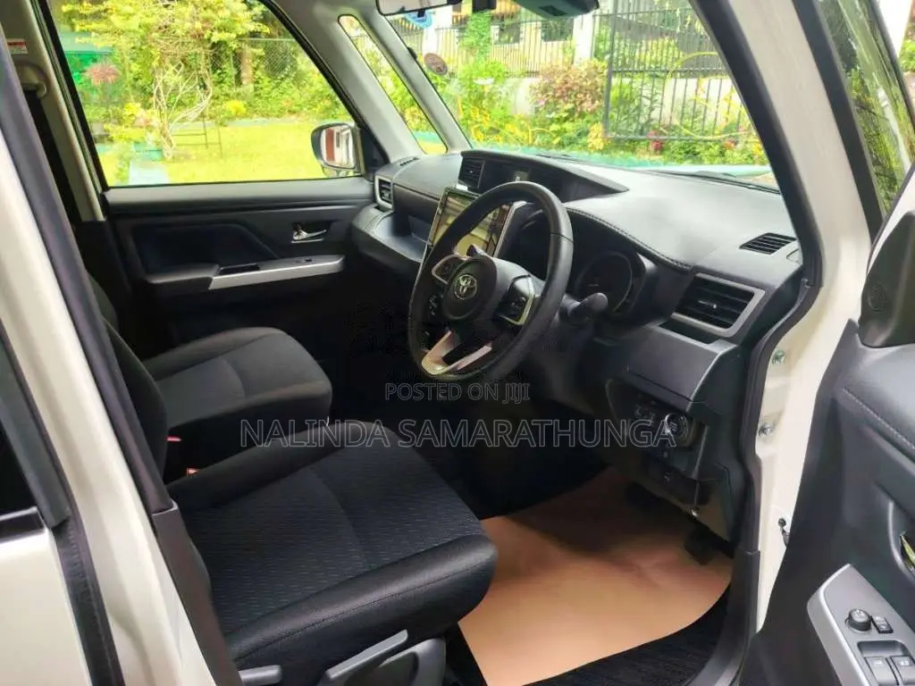 Toyota Roomy Custom G 2023 Car Unregistered (Recondition)