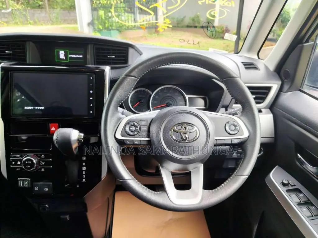 Toyota Roomy Custom G 2023 Car Unregistered (Recondition)