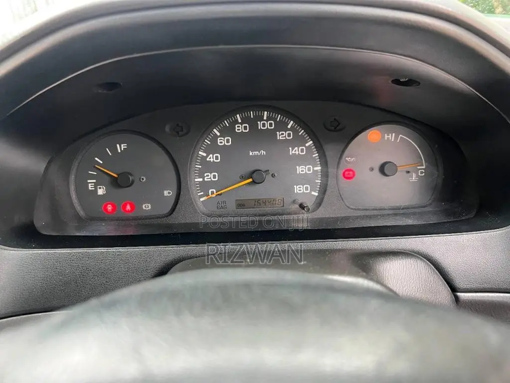 Nissan Nissan 1997 Car (Used)