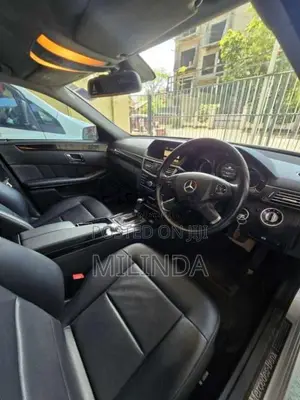 Mercedes-Benz E200 2011 Car (Used)