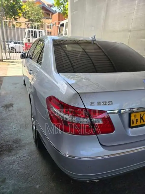 Mercedes-Benz E200 2011 Car (Used)