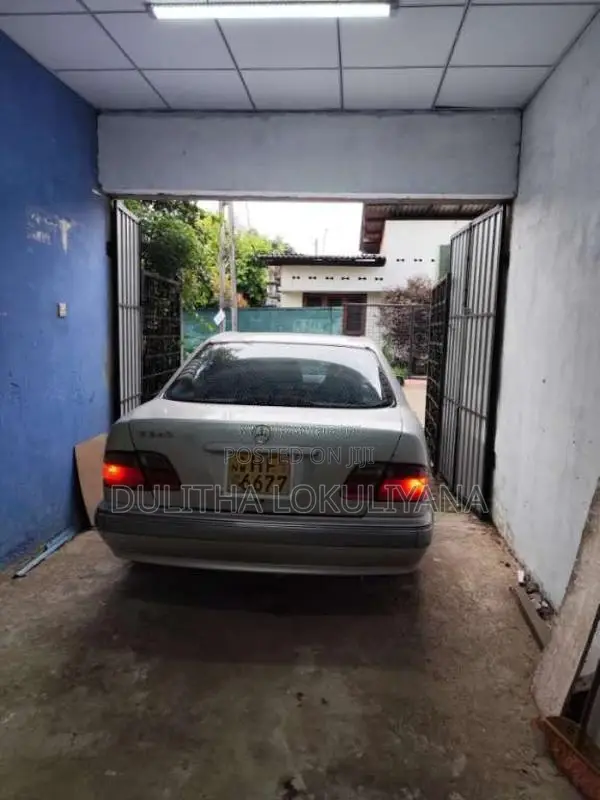 Mercedes-Benz E240 2000 Car (Used)