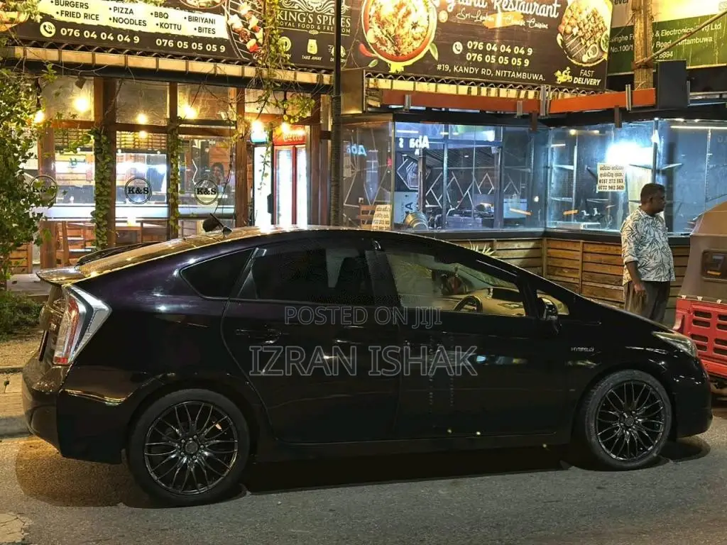 Toyota Prius 2013 Car (Used)
