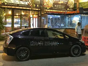 Toyota Prius 2013 Car (Used)