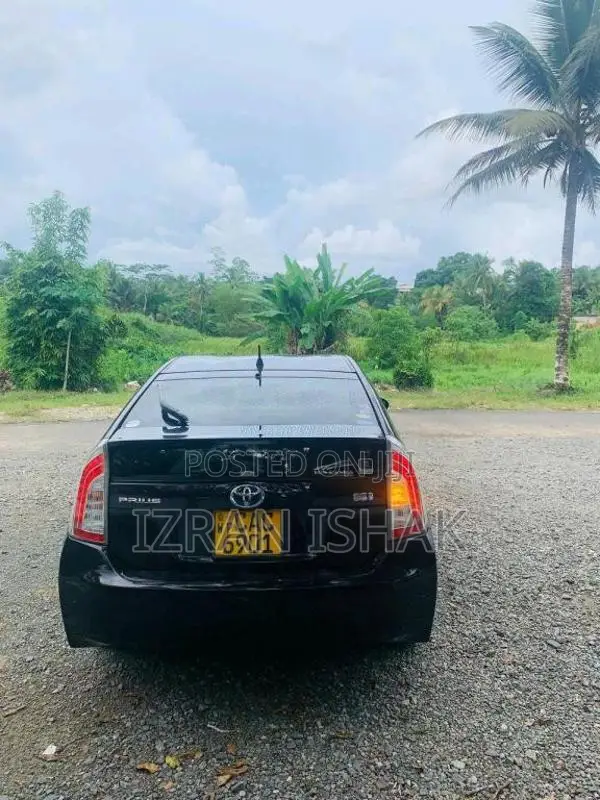Toyota Prius 2013 Car (Used)