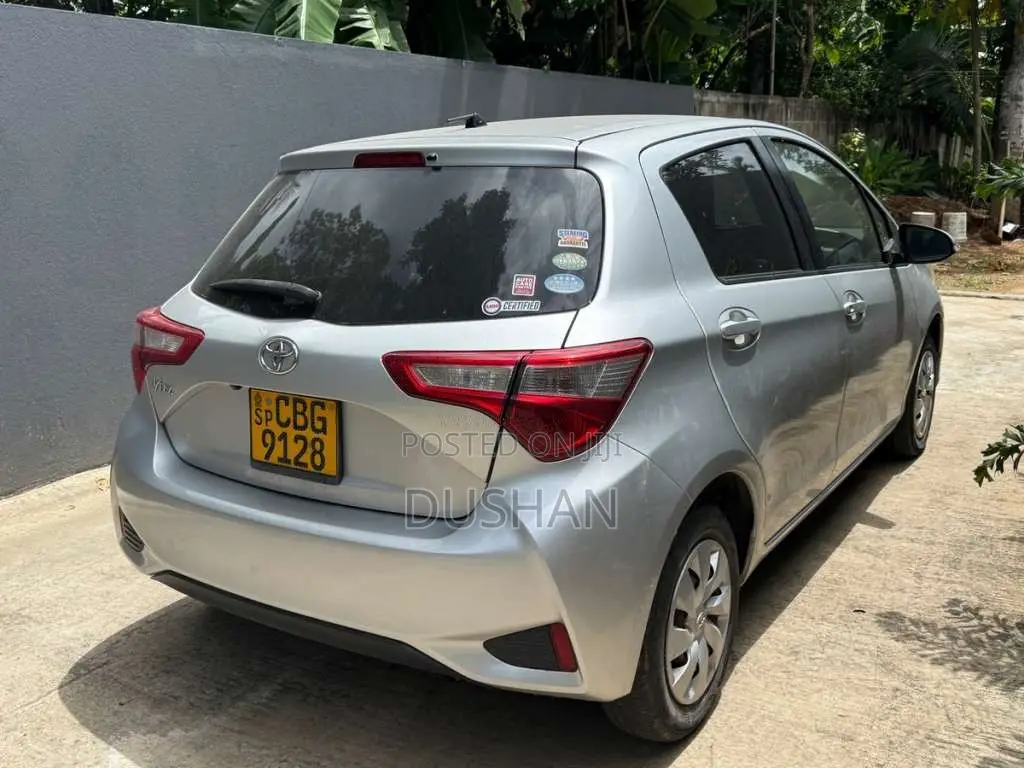 Toyota Vitz 2017 Car (Used)