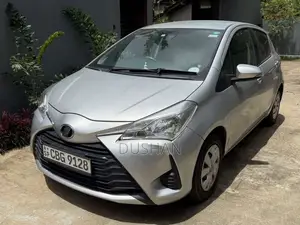 Toyota Vitz 2017 Car (Used)