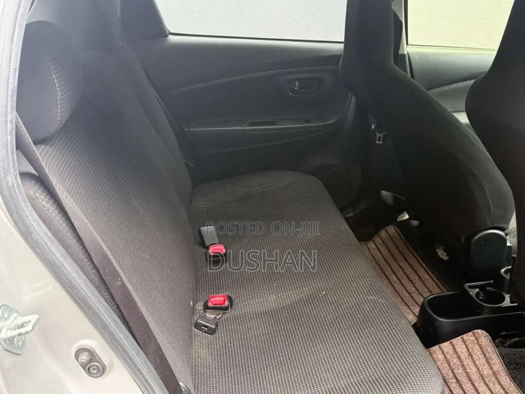 Toyota Vitz 2017 Car (Used)