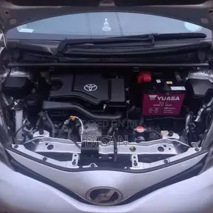 Toyota Vitz 2016 Car (Used)
