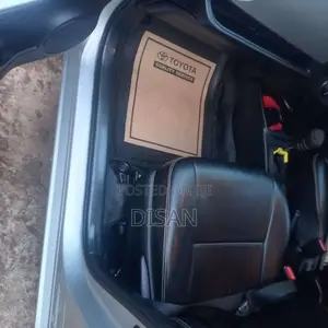 Toyota Vitz 2016 Car (Used)