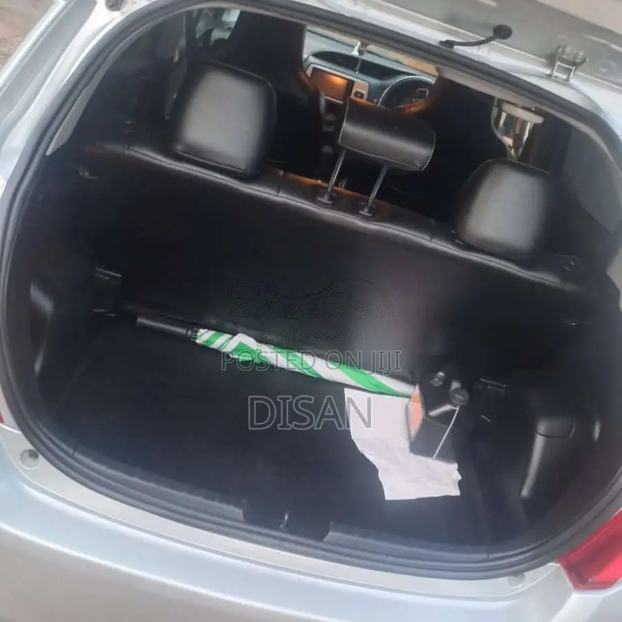 Toyota Vitz 2016 Car (Used)