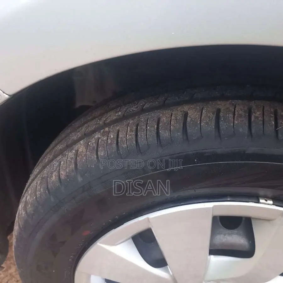 Toyota Vitz 2016 Car (Used)