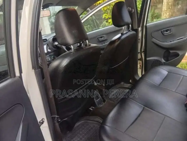 Perodua Bezza 2017 Car (Used)