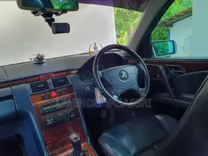 Mercedes-Benz W210 E250 Elegance Special Edition 1999 Car (Used)