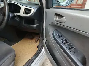 Subaru R2 2004 Car (Used)