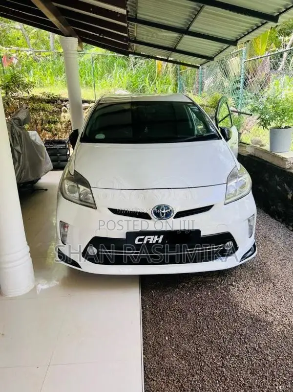 Toyota Prius 2018 Car (Used)