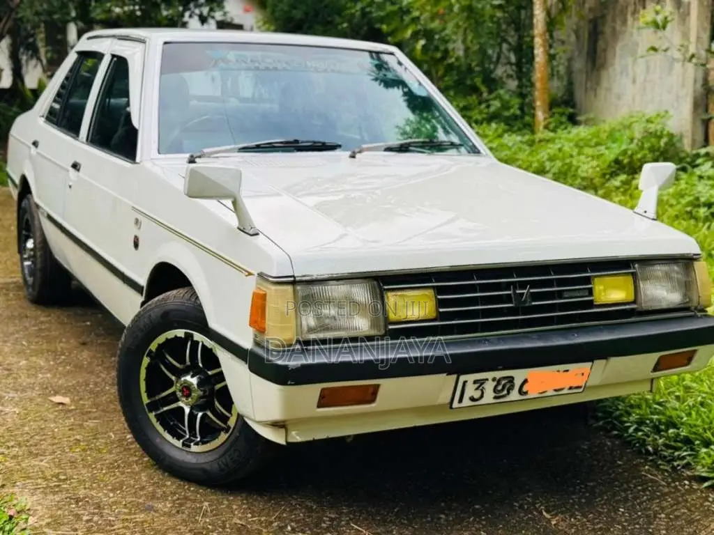 Mitsubishi Lancer Box 1980 Car (Used)