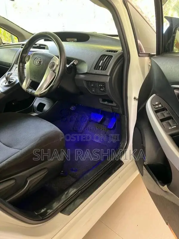 Toyota Prius 2018 Car (Used)