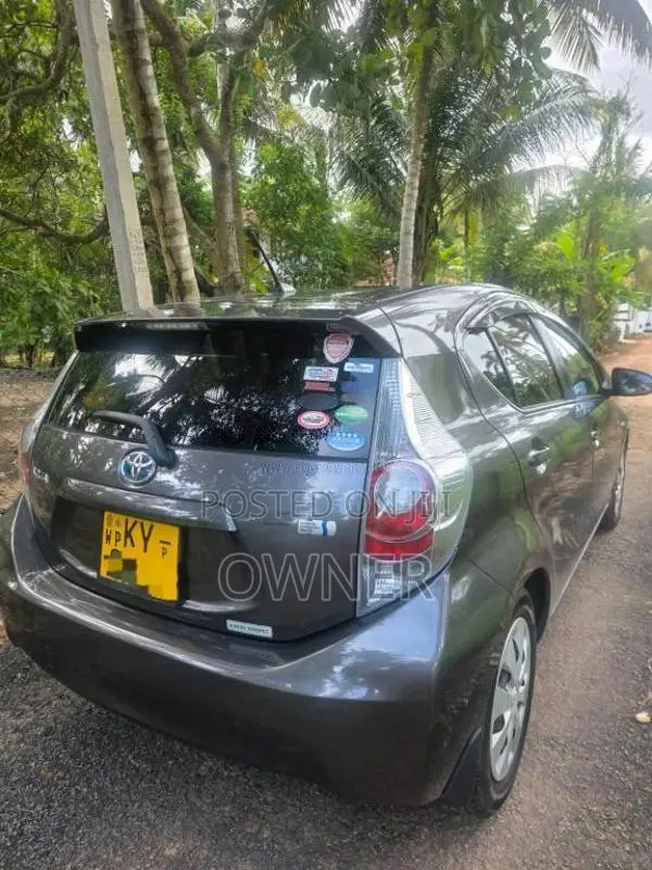 Toyota Aqua G Grade 2013 Car (Used)