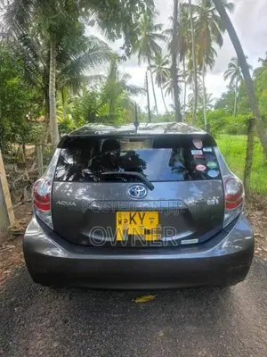 Toyota Aqua G Grade 2013 Car (Used)