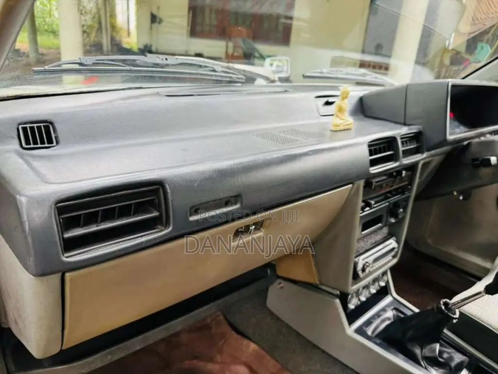 Mitsubishi Lancer Box 1980 Car (Used)