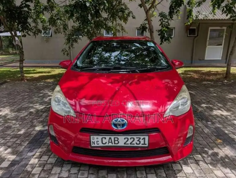 Toyota Aqua 2013 Car (Used)