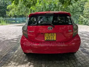 Toyota Aqua 2013 Car (Used)