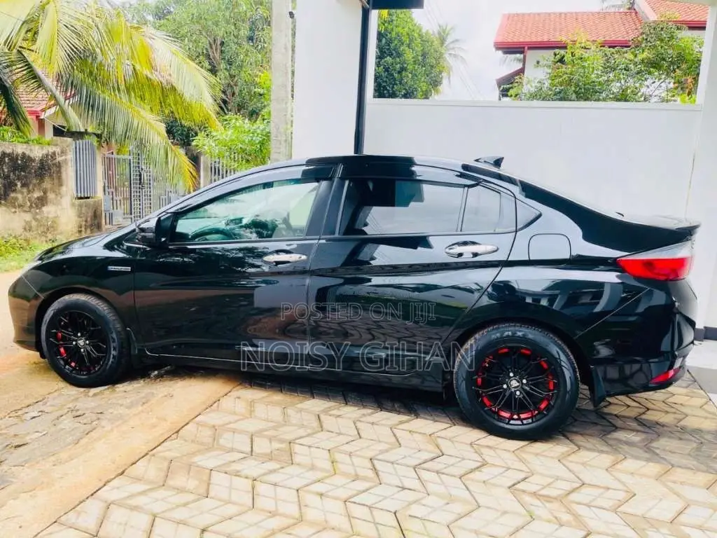 Honda Grace 2015 Car (Used)