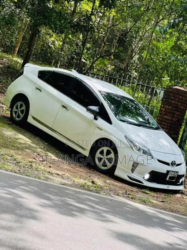 Toyota Prius 2013 Car (Used)
