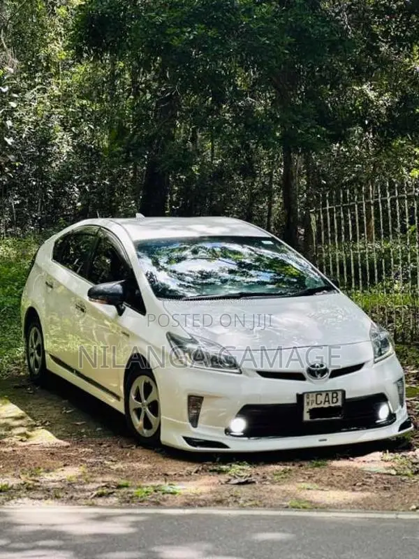 Toyota Prius 2013 Car (Used)