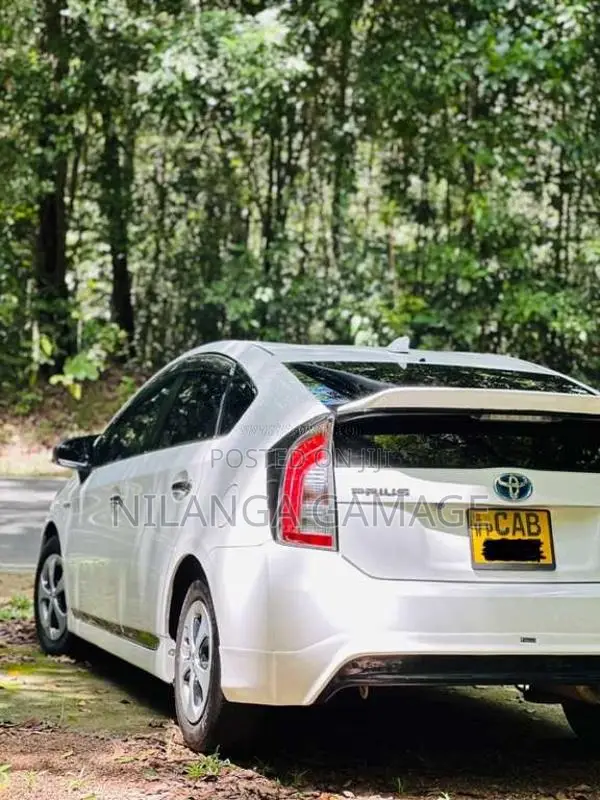 Toyota Prius 2013 Car (Used)
