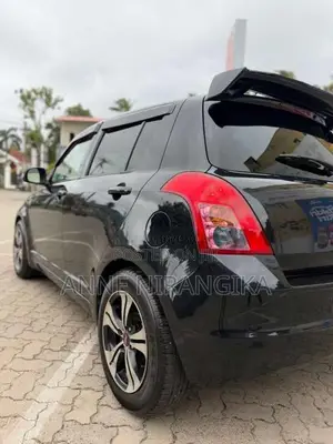 Suzuki Swift 2010 Car (Used)