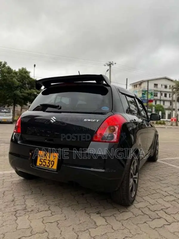 Suzuki Swift 2010 Car (Used)