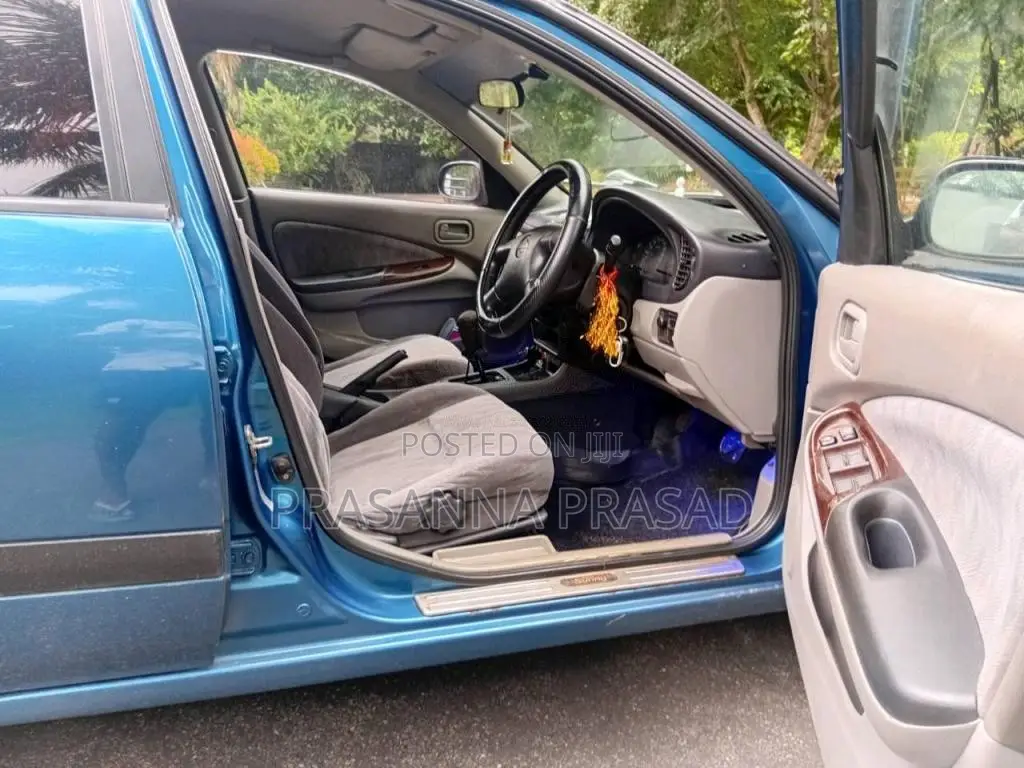 Nissan N16 2004 Car (Used)