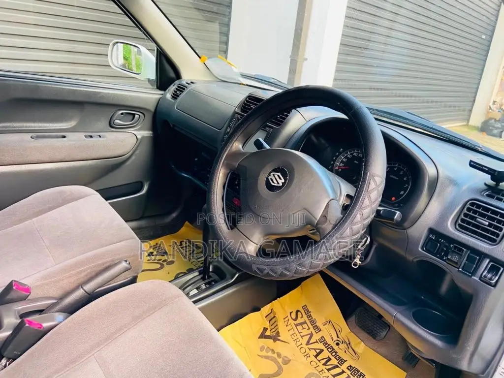 Suzuki Swift 2004 Car (Used)