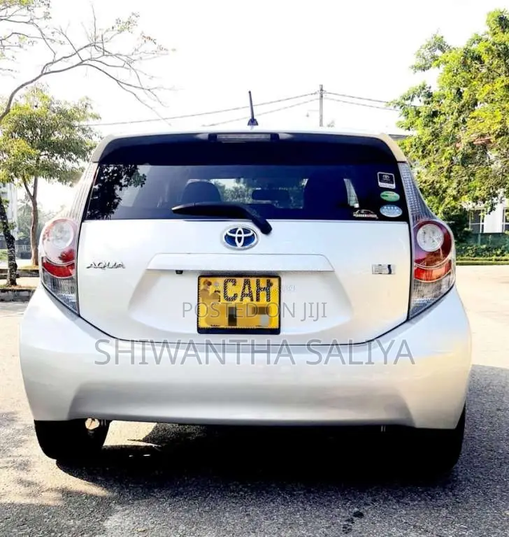 Toyota Aqua 2013 Car (Used)