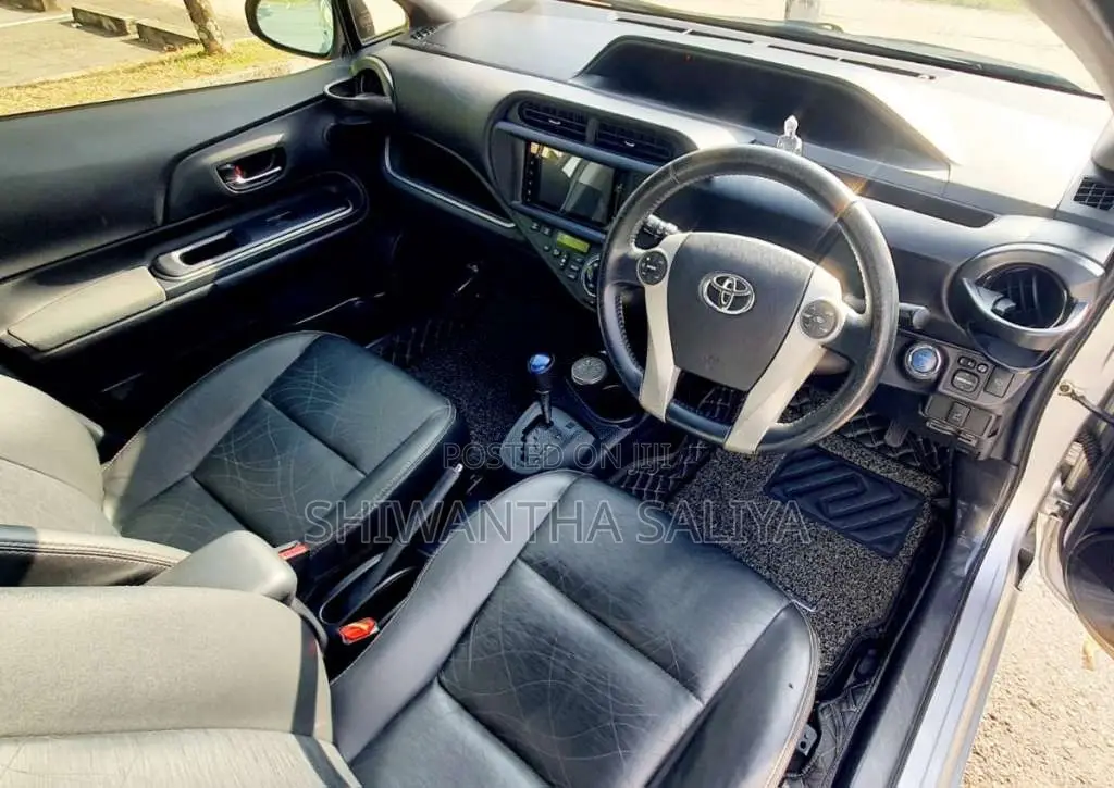 Toyota Aqua 2013 Car (Used)