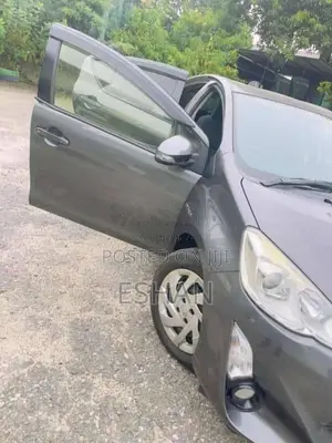 Toyota Aqua 2015 Car (Used)