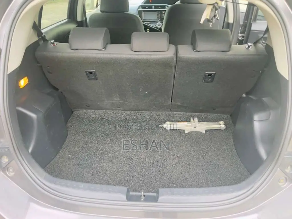 Toyota Aqua 2015 Car (Used)