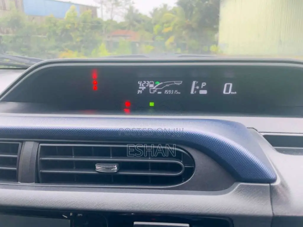 Toyota Aqua 2015 Car (Used)