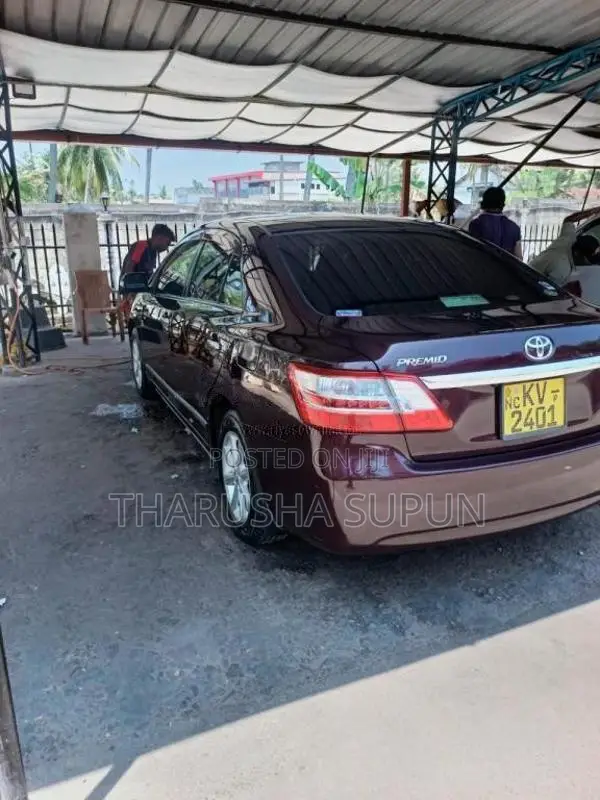 Toyota Premio 2013 Car (Used)