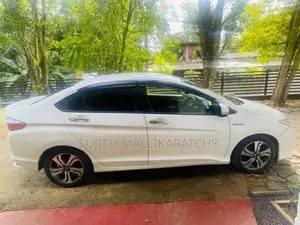 Honda Grace 2015 Car (Used)