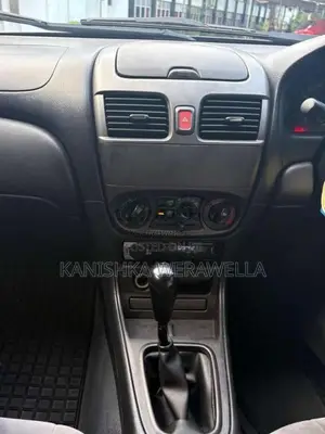 Nissan N17 2003 Car (Used)